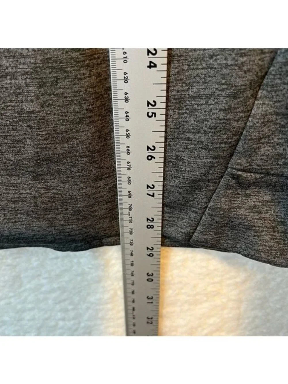Nike Men’s Hoodie Sweatshirt Gray and Black Center Swoosh Size Medium Polyester